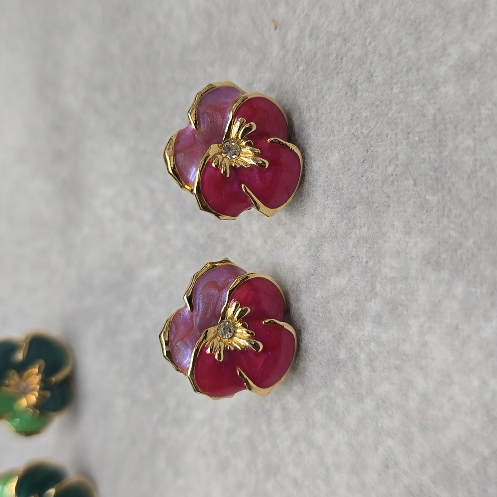 Avon Pink Pansy Earrings